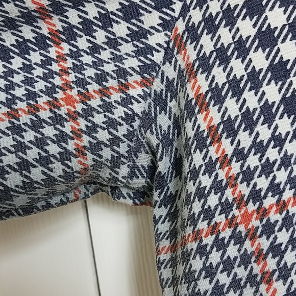 Long Sleeve Cropped Sweater - Picture 5 of 7